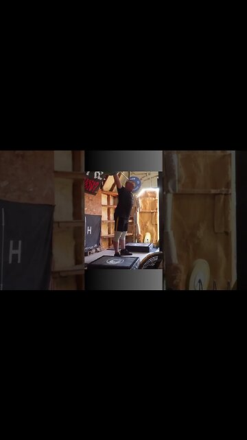 150 kg / 330 lb - Behind the Neck Jerk