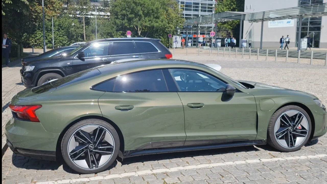 [8k] Audi RS e-tron GT Tactical Green Metallic looks good in the sun!