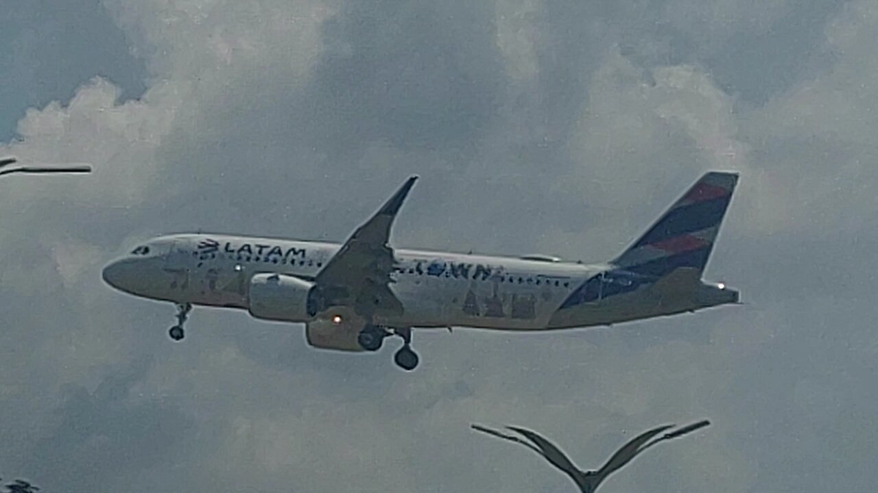 Airbus A320NEO PR-XBK vindo de Brasília para Manaus