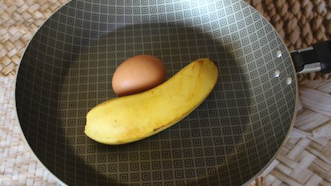 TEM UMA BANANA E UM OVO EM CASA? PREPARE O SEU CAFÉ DA MANHÃ SAUDÁVEL