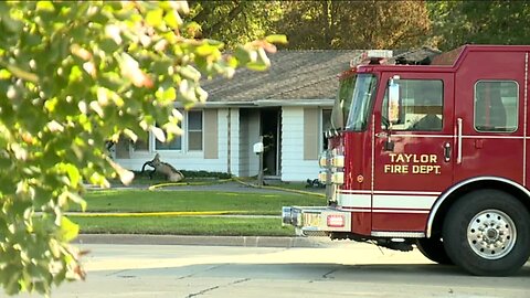 Man dies after being rescued from Taylor house fire