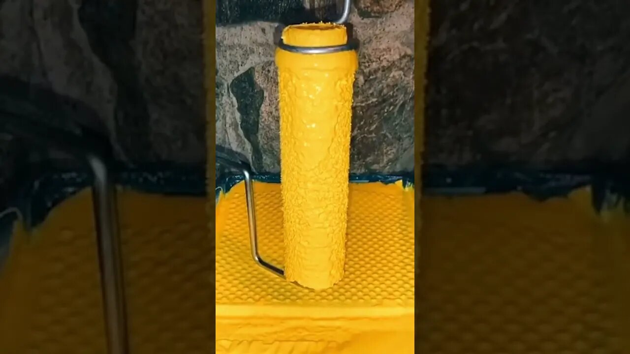 Squeezing paint roller