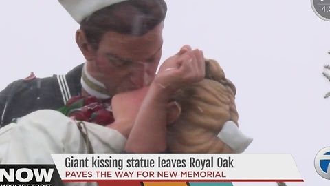 Giant WWII kissing statue leaves Royal Oak