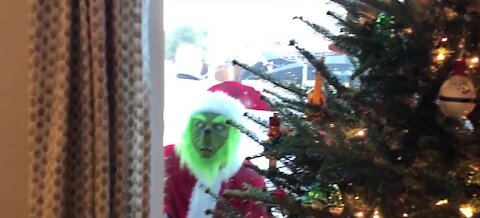 'The Grinch' takes over a Colorado neighborhood