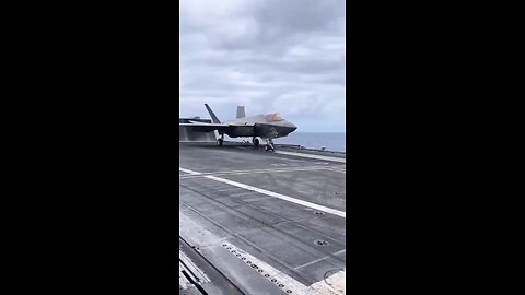 Nobody Knows This About Navy Fighter Jets 😨