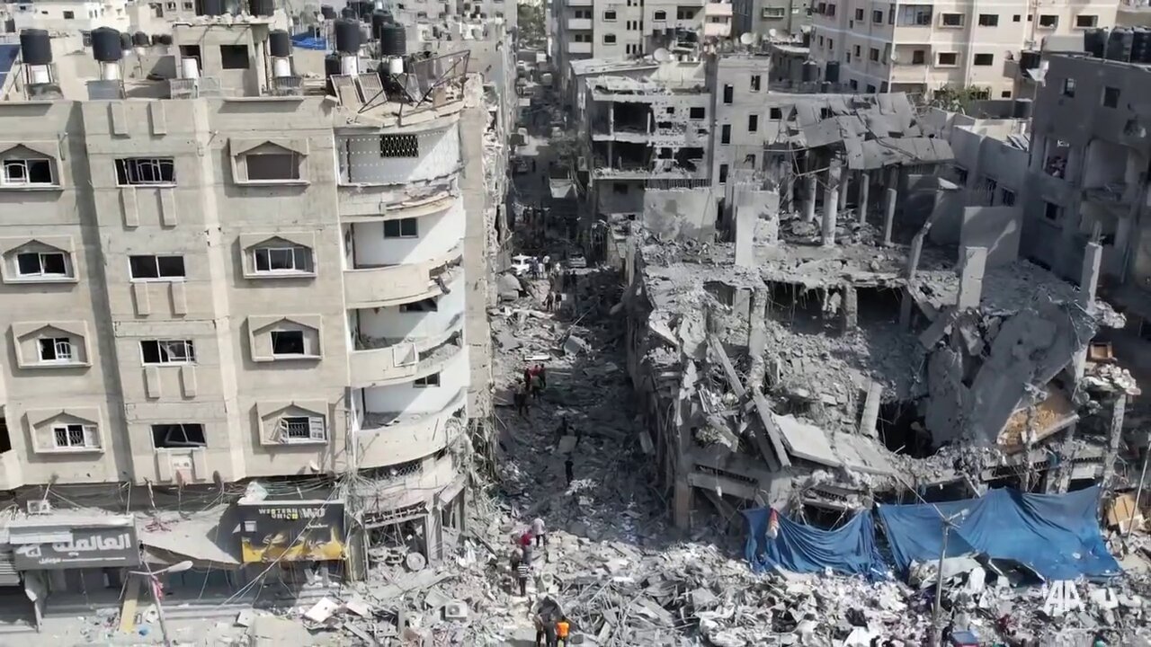 The Massive Destruction Caused By Israeli Warplanes After The Bombing Of The Market