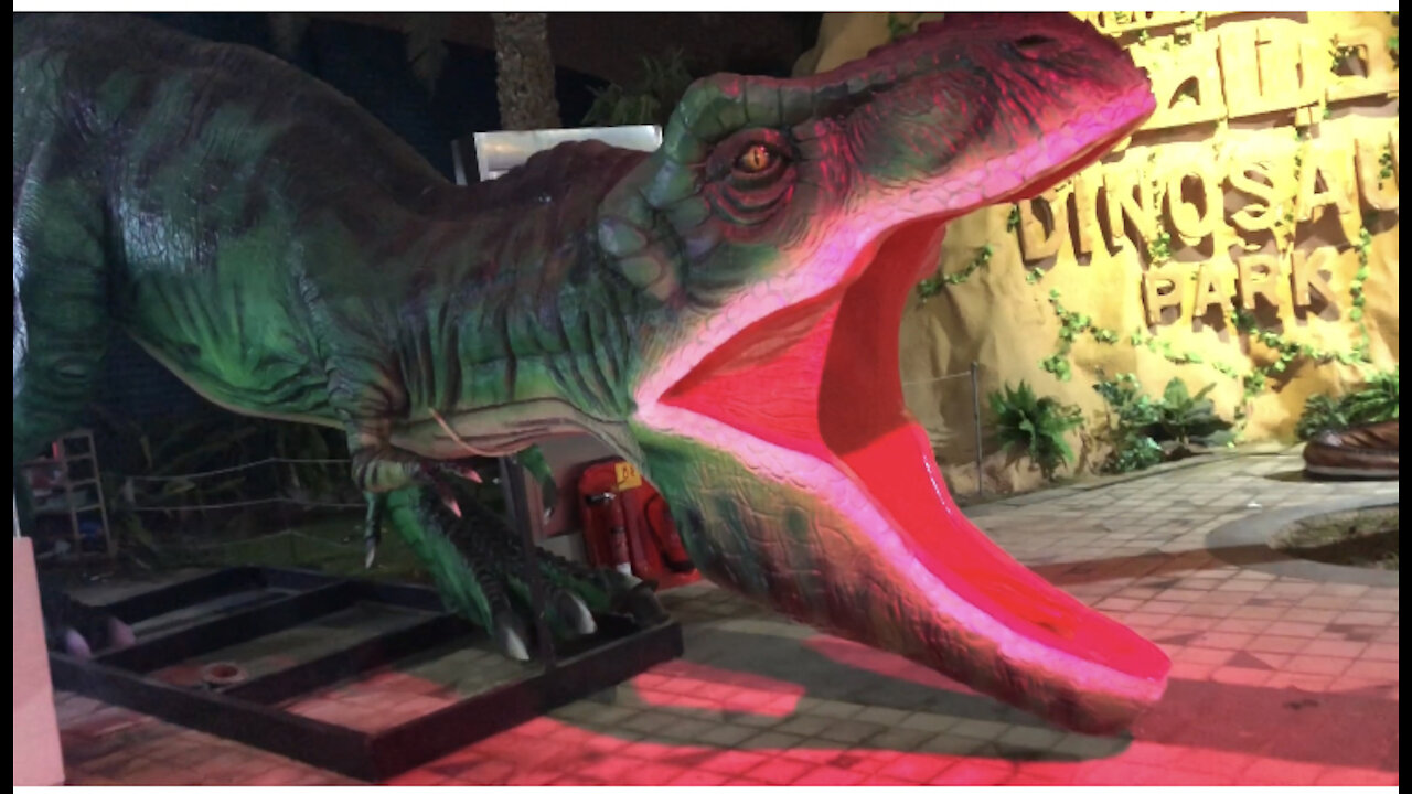 Lifelike Dinosaurs at the Dubai Glow Garden Dino Park