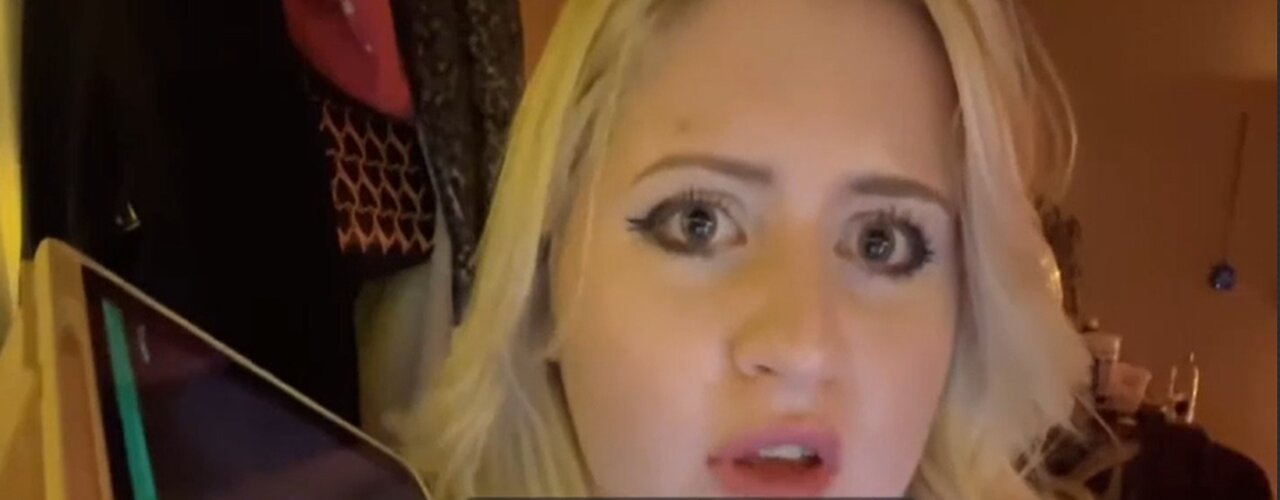 IP2 Stories - Mike Strokeoff Loves Zoey Wants to get Married! Zoe Says She got Picked on in School!