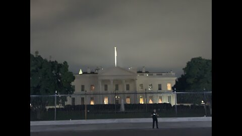 Washington DC LIVE 1:21 AM EST Lights On Upstairs in White House Tonight WHY?