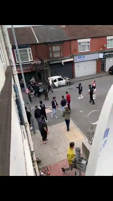 Peaceful Muslims beating up random British citizens in the streets. The United Arab Kingdom!