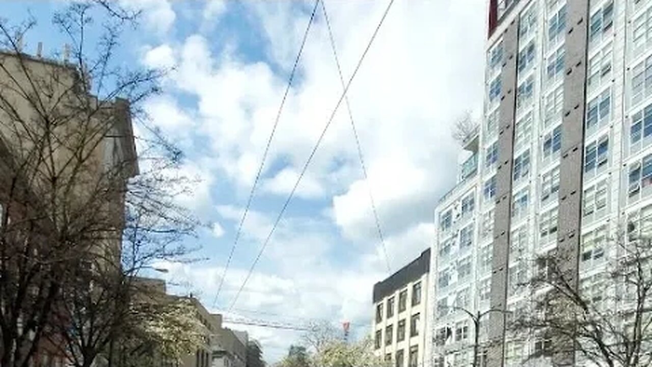 🚨🚨 POLICE / CITY WORKERS REMOVE TENTS FROM DOWNTOWN EASTSIDE OF #VANCOUVER