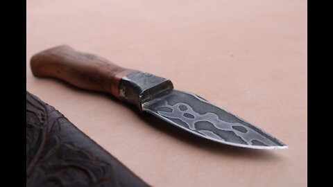 MAKING A DAMASCUS SKINNING KNIFE!!