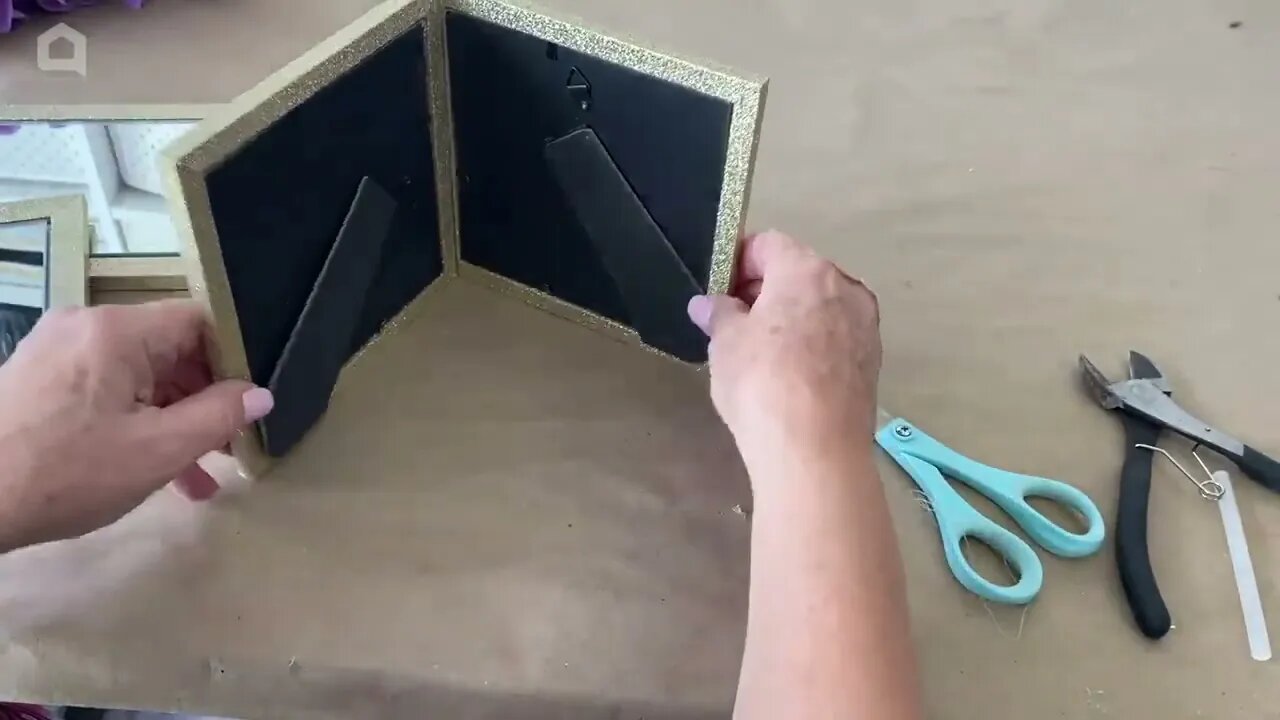 Turn a $1 paper towel holder into jaw dropping decor!