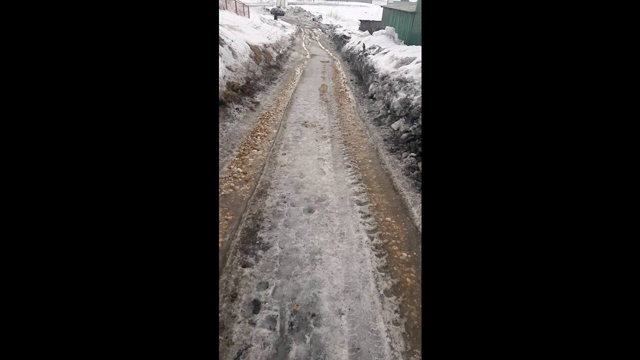 roads in Russia in spring