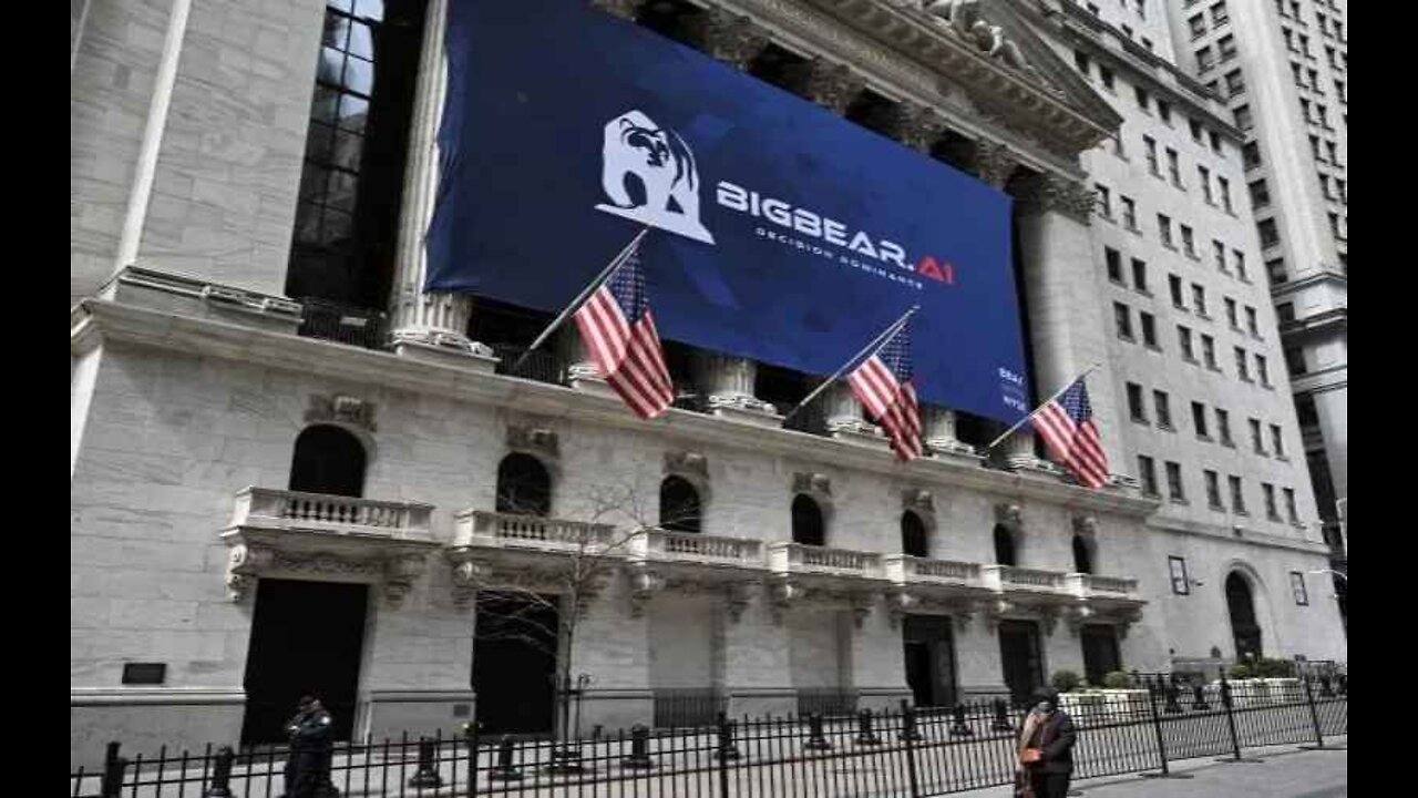 Wall Street Ends Lower, Marking Its First Down Week in Four