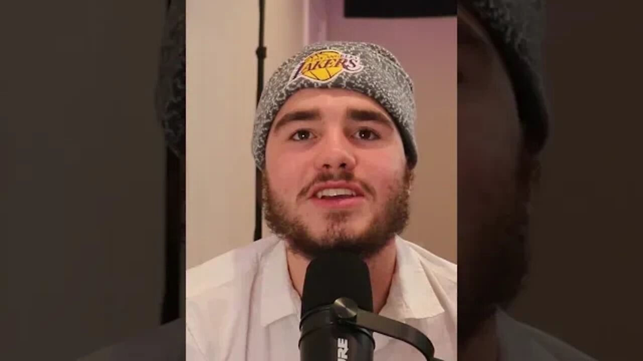 People Who French Kiss in Public