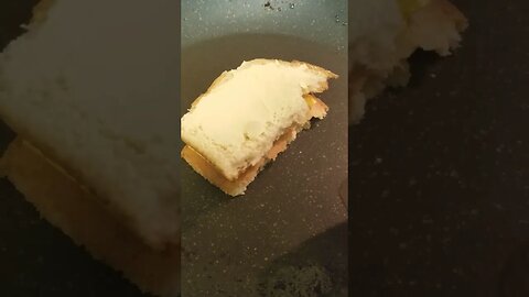 Poor Mans Budget Grilled Cheese. #meme #memes #cooking #poor #budget #cheap #diy #food