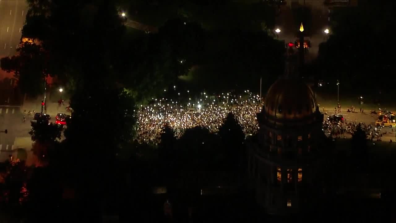 Protesters in Denver hold 9-minute moment of silence, honor Geore Floyd with light from their cell phones