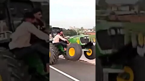 #johndeere #nishudeswal #tractor #stunt 🚜🚜 #shorts #shortsviral #viral #youtubeshorts