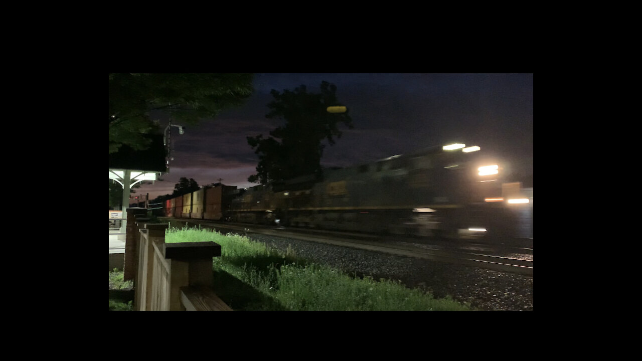 Night Rail Watching!!! CSX Main St. Fairport, NY 8/17/21