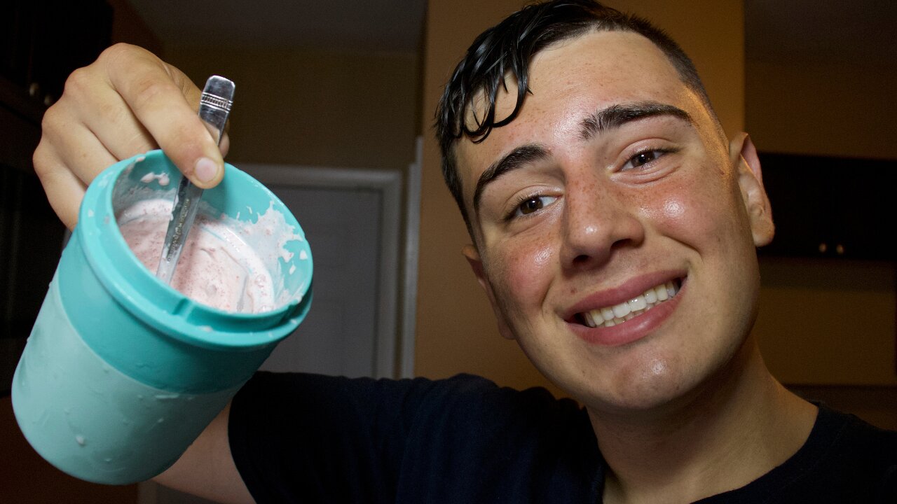 Making Red Valvet Ice Cream