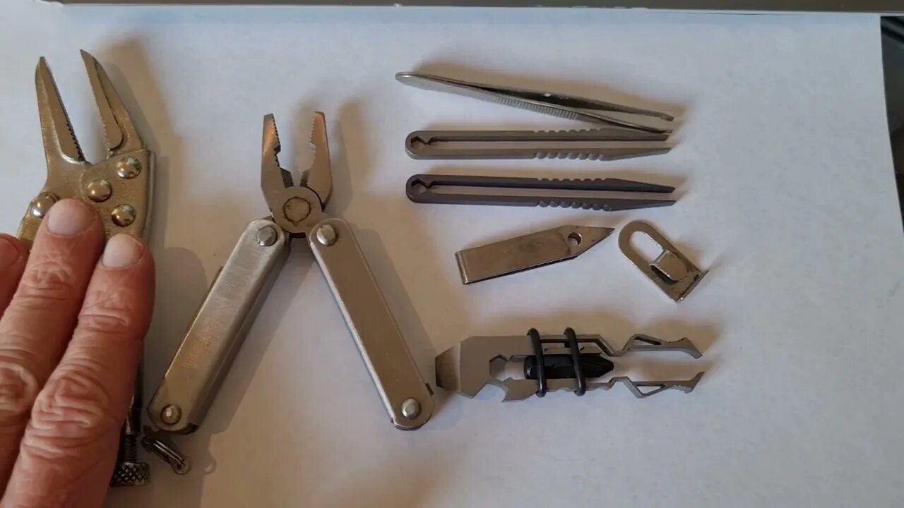 EDC: tweezers and pliers for easy everyday carry. Multiple application and light tools for emergency