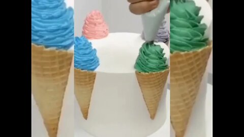 How to decorate cake with Ice Cream 🍦
