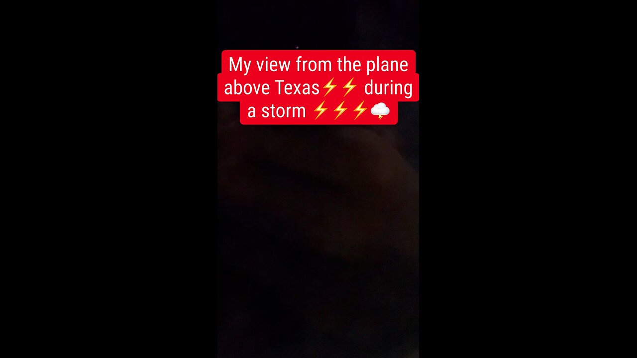 My view 🫣🫣from the plane above #Texas⚡️⚡️ during a #storm ⚡️⚡️⚡️🌩️#aviation #robert #