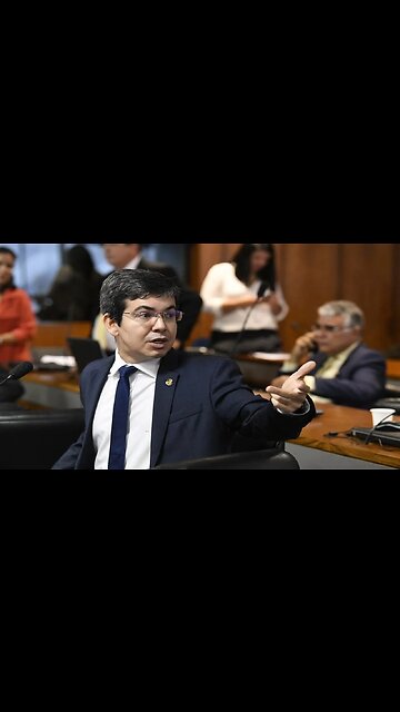 URGENTE! Randolfe quer despejar Bolsonaro do Alvorada