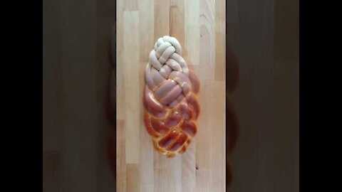 Amazing tutorial for a tasty bread with amazing form