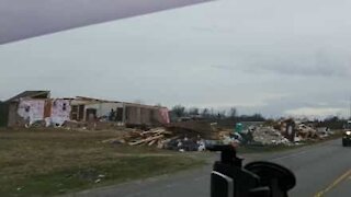 Enestående optagelser fra den dødbringende Tennessee-tornado!