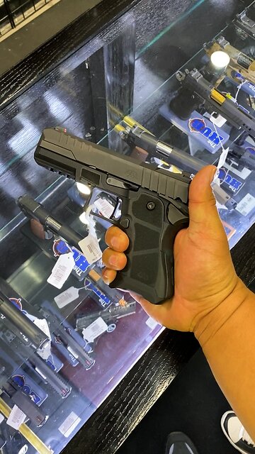 The HuB Mesa local gun shop