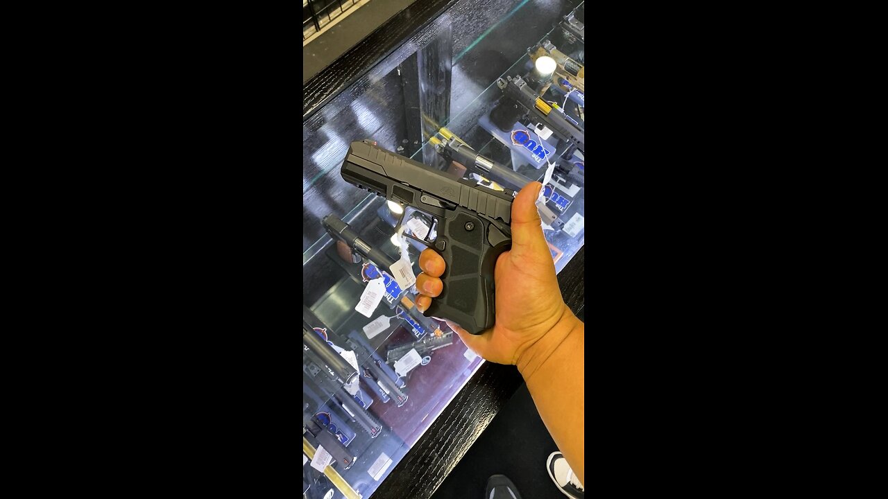 The HuB Mesa local gun shop