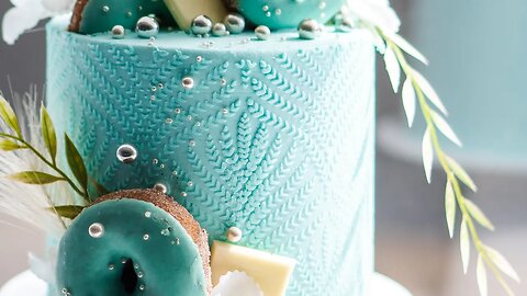 Easy Stencilled Buttercream Cake Design Tutorial