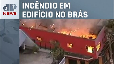 Incêndio em São Paulo: homem sai pela janela de prédio com bebê no colo