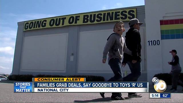 Families grab deals, say goodbye to Toys 'R' Us