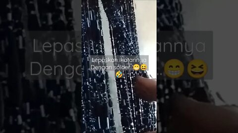 Lepaskan ikatannya dengan solder...😁😆🤣