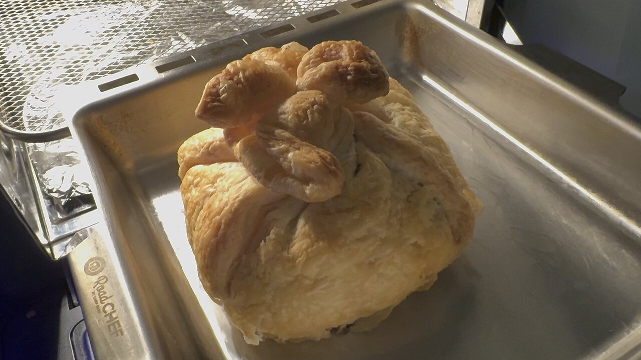 Pepper Steak & Onion Wellington With Chef