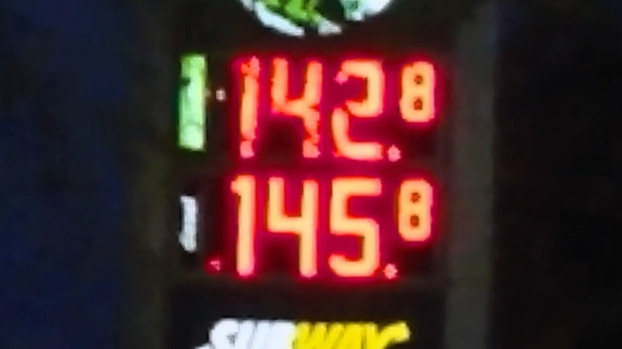 Fuel prices station no 1 Swindon England uk 6th of November 2021