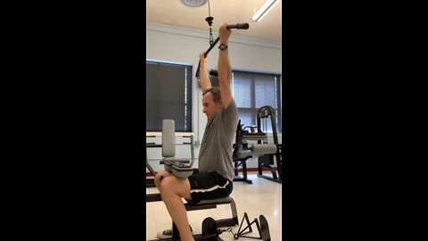 Lat pull down