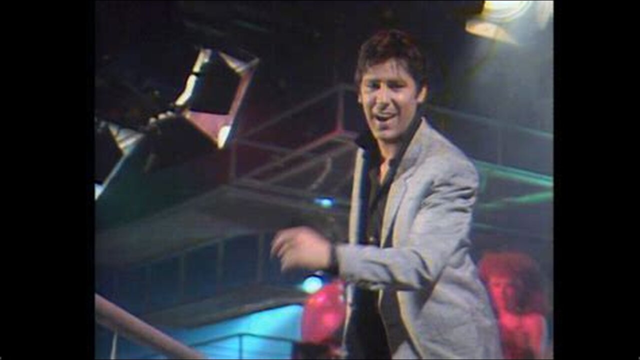 Shakin' Stevens - Oh Julie (Live from Top of the Pops' Christmas Party, 1982)