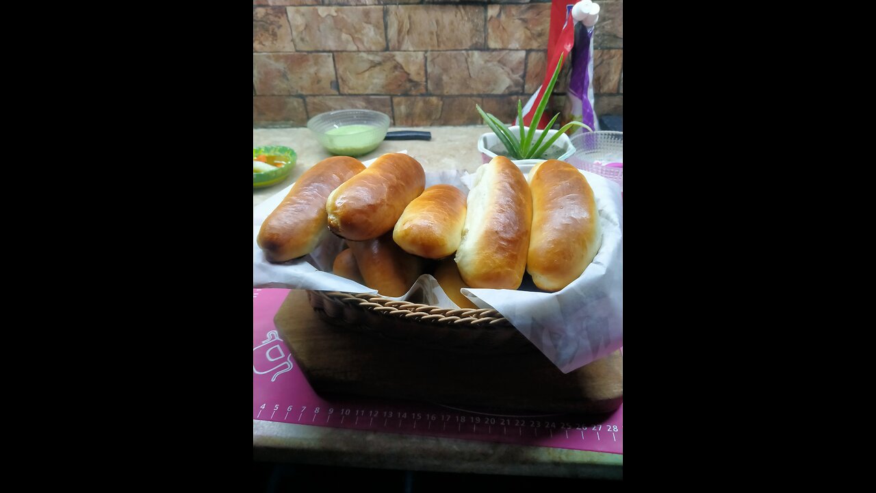 home made aromatic and. flavourful long buns. 😋