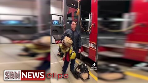 Firefighter Chooses to Stand for Freedom - 4608