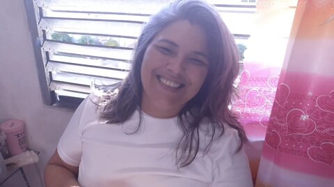 ASÍ ella se busca el dinero en Cuba| Puro Chisme (entérate y comenta) @GrettellTorres