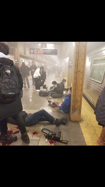 GRAPHIC Video from the incident as the subway arrived at 36th St Sunset Park in Brooklyn.