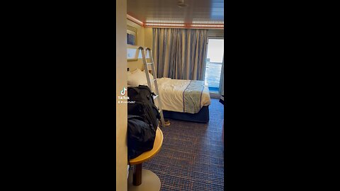 Cruise room