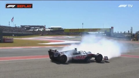 Giovinazzi crashing into the barrier #usgp fp1