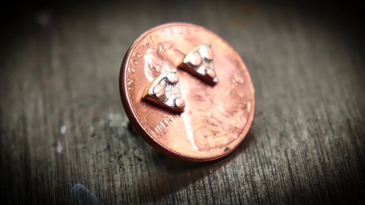 Hand Made Metal Pizza Stud Earrings 🍕