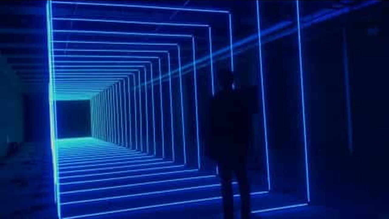 マインドコントロールされたLEDライトのショー！