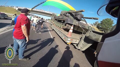 PEOPLE COOPERATE WITH THE BRAZILIAN ARMY